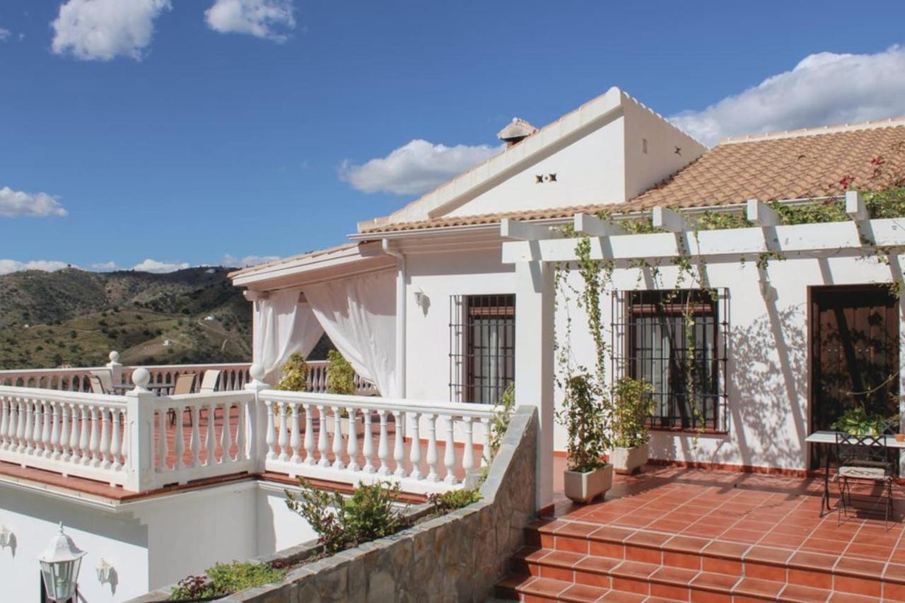 Fuentezuelas Pool Villa Sayalonga Ngoại thất bức ảnh