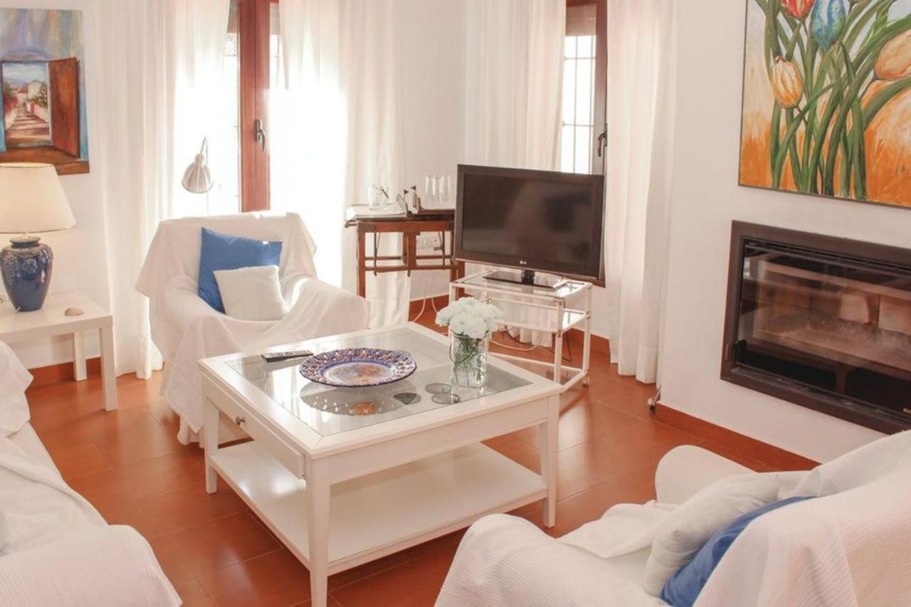 Fuentezuelas Pool Villa Sayalonga Ngoại thất bức ảnh
